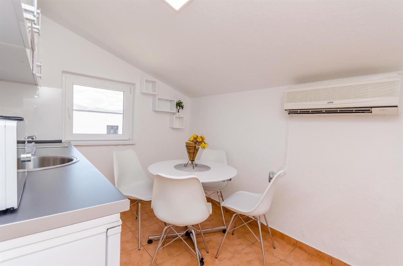 Apartment Ljubica โอครูกกอร์นญี ภายนอก รูปภาพ