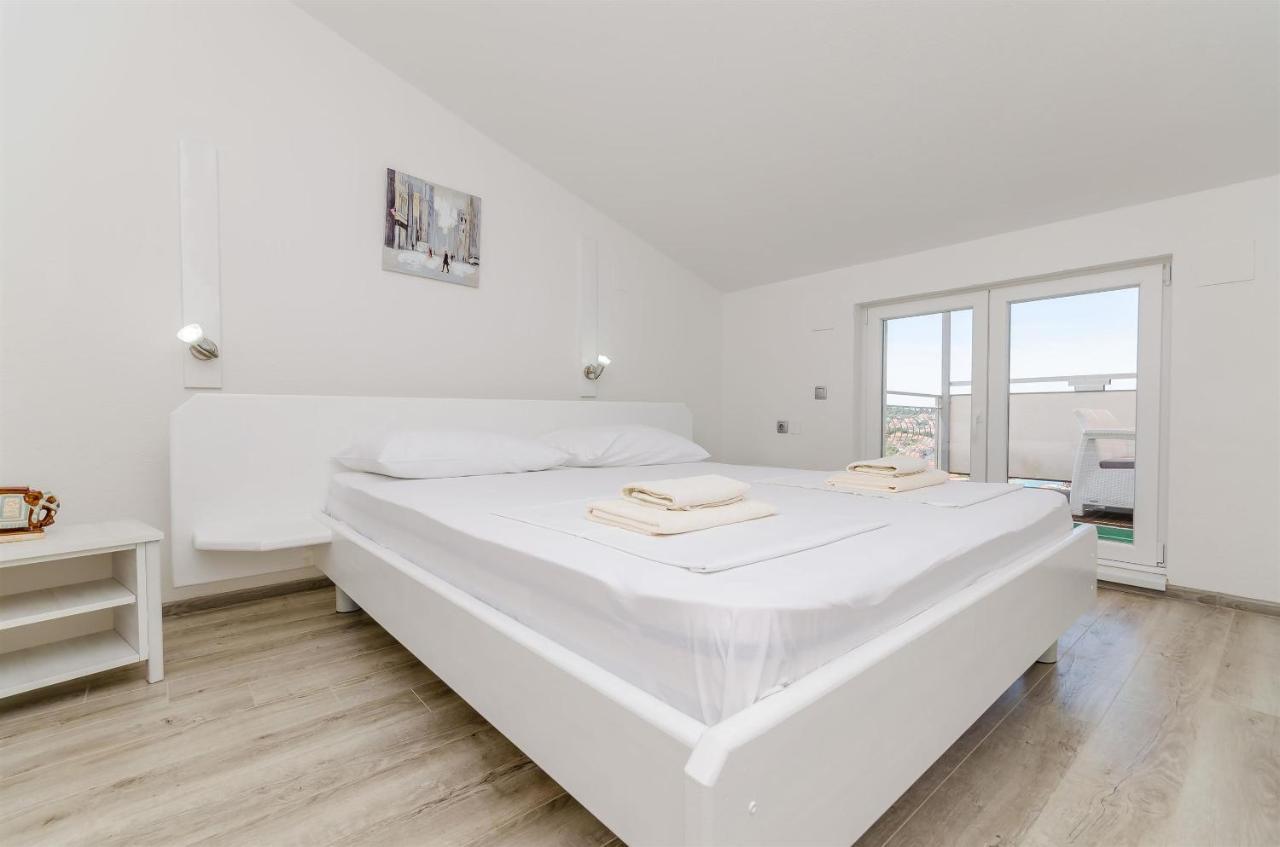 Apartment Ljubica โอครูกกอร์นญี ภายนอก รูปภาพ